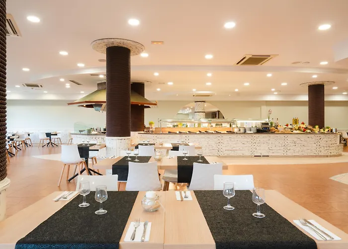 Costa Teguise hotels near Childrens Play Areas
