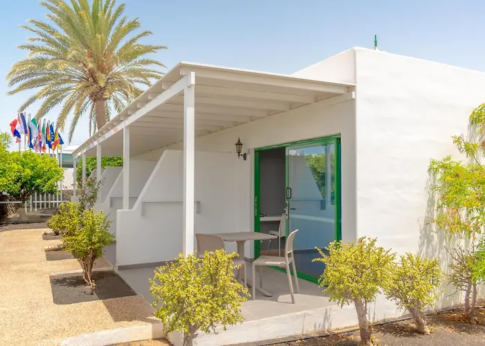 Puerto del Carmen (Lanzarote) Hotels near Palace of the Grand Master of the Knights of Rhodes with parking