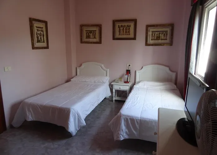Santa Cruz de Tenerife hotels near Cesar Manrique Waterpark
