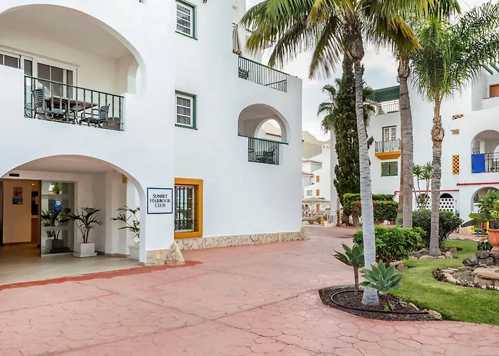 Costa Adeje (Tenerife) hotels near Siam Mall