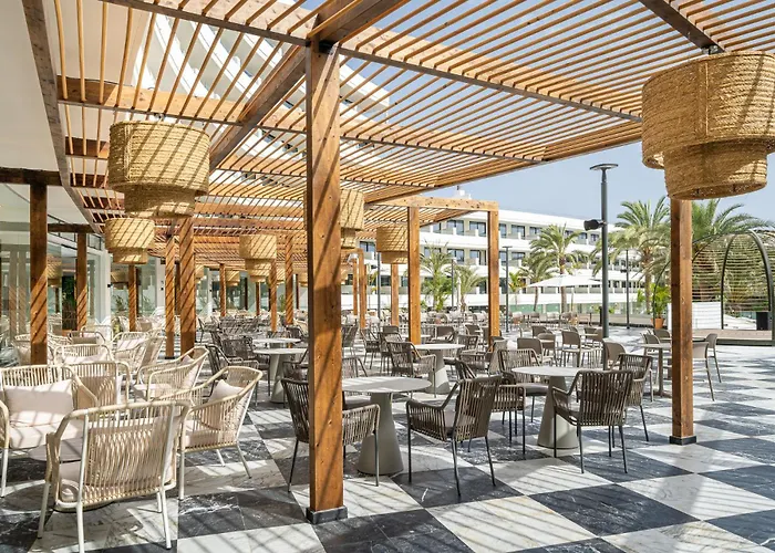 Hotels With Suites In Playa de las Americas (Tenerife) 