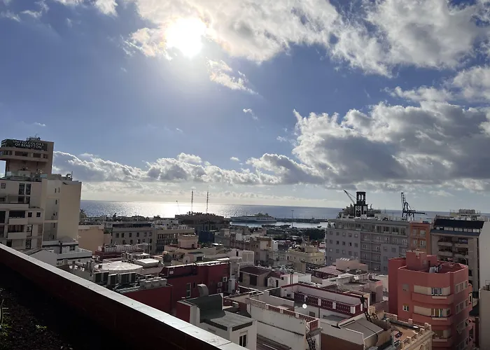 Santa Cruz de Tenerife hotels near Museum of Nature and Man