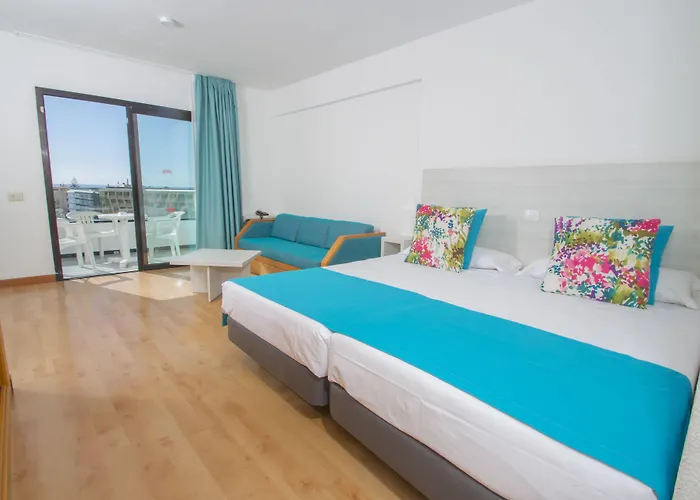 Playa del Ingles (Gran Canaria) hotels near Maspalomas lighthouse
